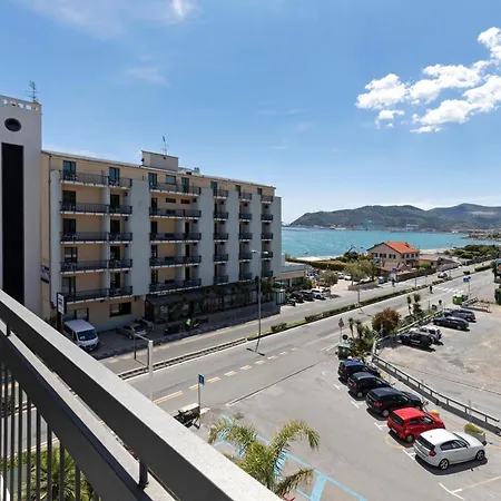 B&B Hotel Savona Szálloda