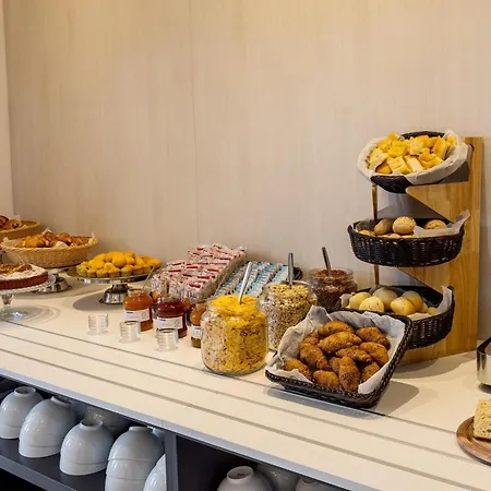 B&B Hotel Savona Szálloda 3*