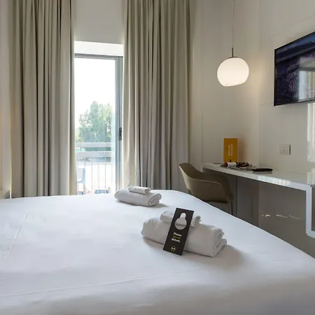 B&B Hotel Savona Otel Savona