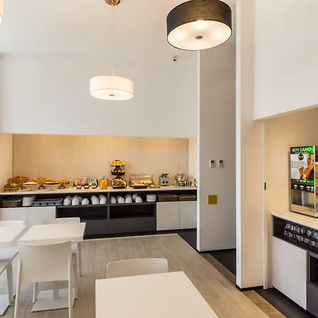 B&B Hotel Savona Otel Savona