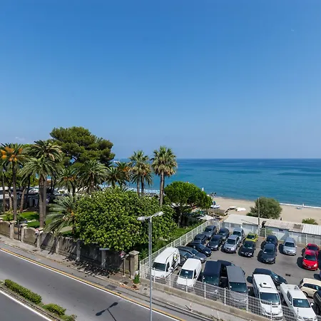 B&B Hotel Savona Hotel 3*