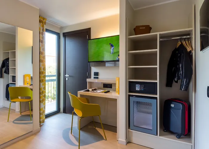 B&B Hotel Savona Hotel 3*