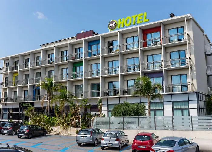 Hotel B&B Hotel Savona 3*