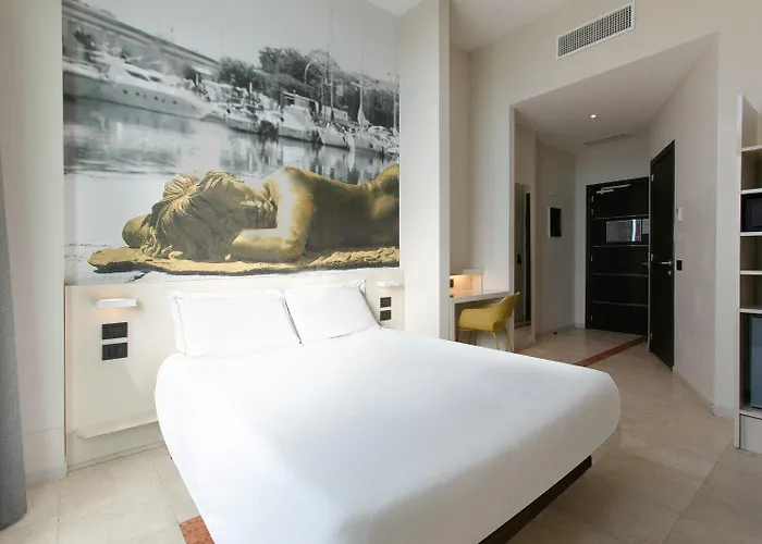 Hotel B&B Hotel Savona